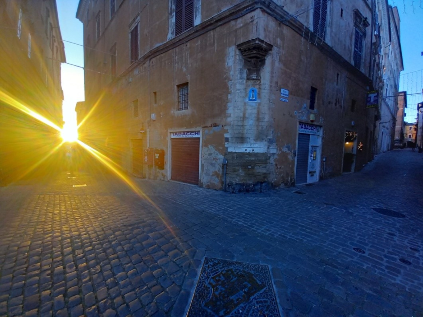 Fotografia dell’incrocio tra cardo e decumano a Jesi
